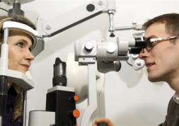 Canada : les opticiens et optométristes se chamaillent…