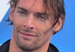 Le champion Camille Lacourt, sex-symbol des opticiens Krys ! 