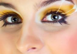 La pose d’extensions de cils : un danger pour les yeux ? 