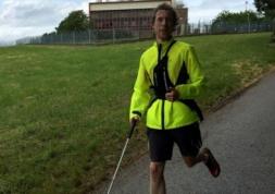 Un sportif aveugle parcoure 26 km grâce à une application smartphone !