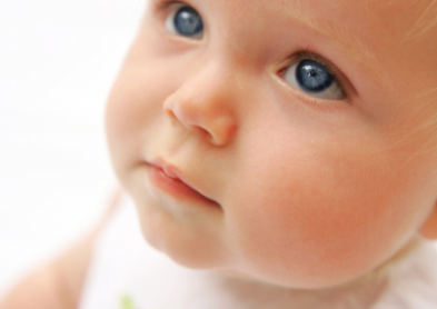 Bébé : un premier examen de la vue dès 9 mois