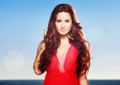 La star Demi Lovato fait la promo pour Acuvue 1 Day !