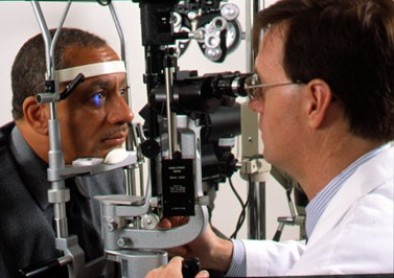 Les ophtalmos sonnent l’alerte mais ignorent les optométristes !