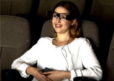Le cinéma à Paris teste des lunettes à réalité augmentée pour sourds
