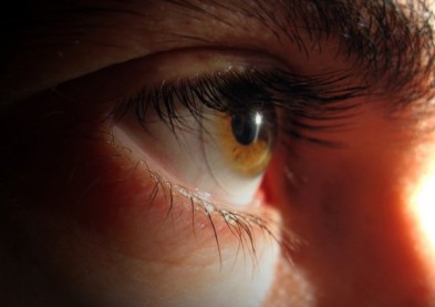 Sécheresse oculaire et entretien des lentilles : quel rapport ?