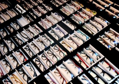 70% des adultes portent des lunettes, pas toujours adaptées